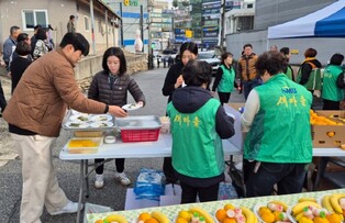 경상원, 지역 어르신 300여 명에 짜장면 대접…상인회, 중식당 등 지원 나서