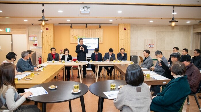 진천군의회, 선배시민 선암회 정책발표...