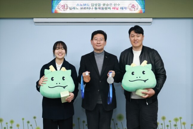 이상일 용인특례시장, 동계올림픽 메달리스트 김상겸·유승은 선수 만나 소통