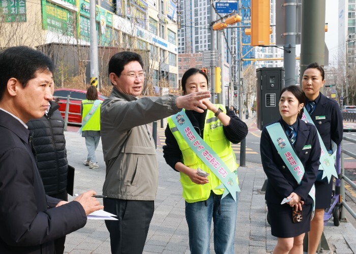 이상일 용인특례시장, 풍덕초 현장 점...