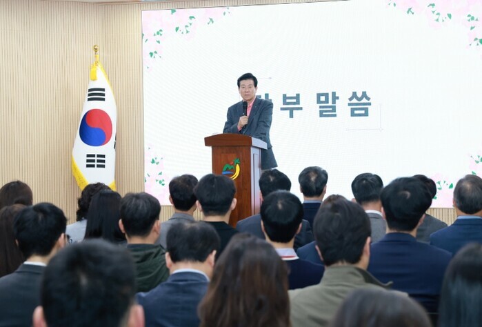 박범인 금산군수, 꽃피는 춘삼월 3색...